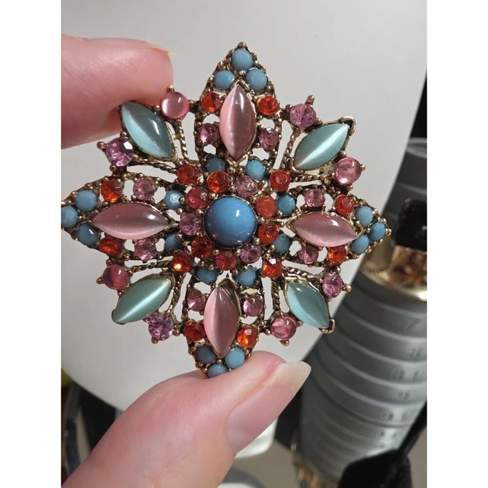 Starburst Pastel Cats Eye Marquis Rhinestone Brooch - Picture 6 of 7